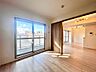 子供部屋：洋室はリビングに隣接してますので、繋げると広々お使い頂けますよ！来客時にも嬉しいですね！