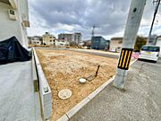 玄関にシューズボックスありますよ！玄関周りもスッキリ片付きますね♪