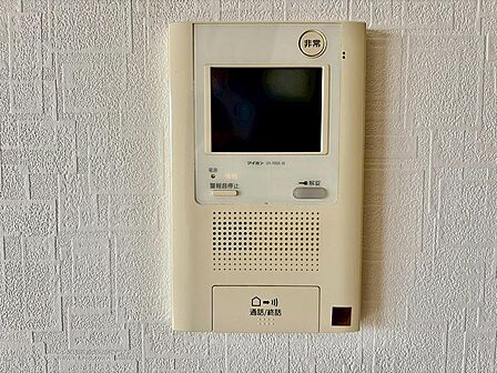 【TVモニター付きインターフォン】 防犯設備として欠かせないTVモニター付きインターフォンがあります♪