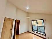 クロス張り替えます♪綺麗な壁紙で部屋が明るく見えて気持ちも明るくなりますね！