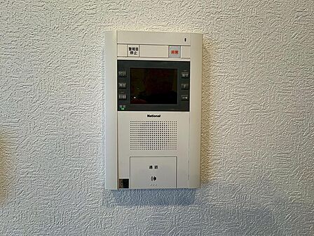 【TVモニター付きインターフォン】 防犯設備として欠かせないTVモニター付きインターフォンがあります♪