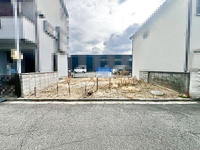 外観:土地間口約8.2m!幅広い間口は、家全体の印象を大きく良くし、高級感を演出しますよ♪ 外観:土地間口約8.2m!幅広い間口は、家全体の印象を大きく良くし、高級感を演出しますよ♪
