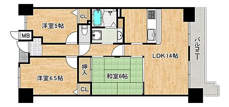 南向き日当たり良好！たっぷり降りそそぐ明るいお住まいです。どのお部屋も、採光良好な風通しの良い快適な空間となっております！