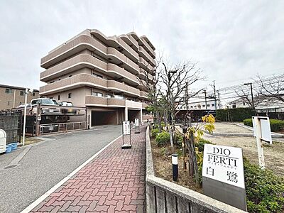外観:南海高野線「白鷺」駅まで徒歩1分!毎日の通勤や通学に便利ですね!忙しい朝や遅くなった帰宅時にも嬉しいですね! 外観:南海高野線「白鷺」駅まで徒歩1分!毎日の通勤や通学に便利ですね!忙しい朝や遅くなった帰宅時にも嬉しいですね!