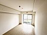 子供部屋：【洋室】穏やかな光が差し込む室内には、穏やかな時間が流れます♪休日には、落ち着いた空間で自分の趣味を楽しむのはいかがですか♪