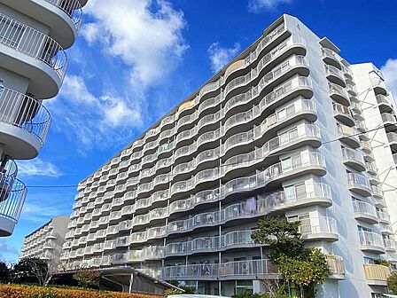 大阪メトロ御堂筋線「新金岡」駅まで徒歩9分!毎日の通勤や通学に便利ですね!忙しい朝や遅くなった帰宅時にも嬉しいですね!