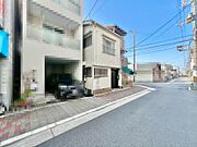 現地見学当日から承っております♪現地周辺の環境や、駅までの道のりなど周辺環境も合わせてご確認いただき、ぜひご検討ください！