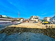 現地見学当日から承っております♪現地周辺の環境や、駅までの道のりなど周辺環境も合わせてご確認いただき、ぜひご検討ください！