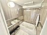 浴室：【ユニットバス新調】ゆったりとくつろげる綺麗な浴室ですよ！時間短縮でシャワーだけの方も多いですが、一日の疲れを癒すため湯船に浸かれば心身ともにリラックスできますね♪