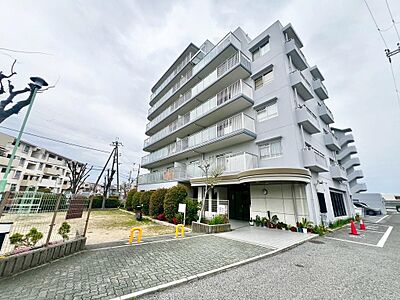 外観:【南東向き日当たり良好】たっぷりの陽光に包まれる明るい住まいに気持ちも明るくなりますね♪ 外観:【南東向き日当たり良好】たっぷりの陽光に包まれる明るい住まいに気持ちも明るくなりますね♪