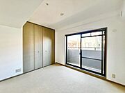 全和洋室に収納有りますので、収納場所に困らず綺麗な室内をたもてますね♪