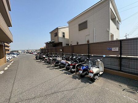 バイク専用の駐車場があります。