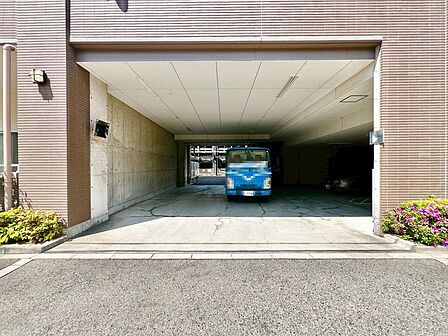 ライフまで徒歩４分♪成城石井まで徒歩８分♪サンプラザまで徒歩１７分♪毎日のお買い物に便利ですね！その日の特売日などでスーパーを選べますね♪