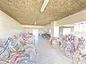 その他：駐輪場に屋根があるので、雨の日に自転車が濡れにくく嬉しいですね♪