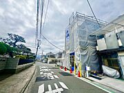 家族を身近に感じる対面式キッチンです！３口コンロ・浄水器付きのシステムキッチンです♪