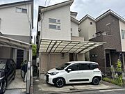 南海泉北線「泉ケ丘」徒歩約１４分。小中学校も徒歩１０分以内の生活至便閑静な住宅街の中古住宅です。