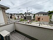 開放感のあるバルコニーです♪お洗濯も楽々快適に干せますよ♪