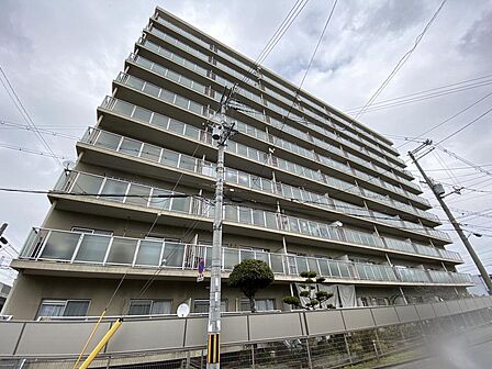 各居室に収納有りますので、収納場所に困らず綺麗な室内をたもてますね♪