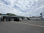ファミリーマート堺深井中町店まで徒歩７分