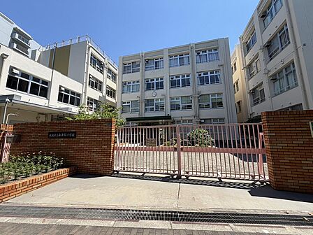 大阪市立南港桜小学校まで徒歩9分