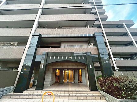 南海本線「岸和田」駅まで徒歩4分♪毎日の通勤通学に便利な立地です。駅前には商業施設もそろい生活至便です。
