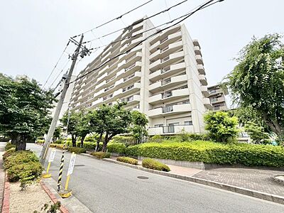 外観:南海泉北線「光明池」駅まで徒歩8分!毎日の通勤や通学に便利ですね!忙しい朝や遅い帰宅時にも安心ですね♪ 外観:南海泉北線「光明池」駅まで徒歩8分!毎日の通勤や通学に便利ですね!忙しい朝や遅い帰宅時にも安心ですね♪