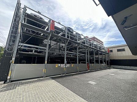 敷地内駐車場空きありますよ(月額12000円)※要確認!愛車の置き場所に困りませんね♪