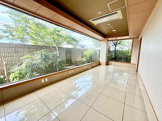 資料請求だけで...