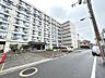 外観：玄関にシューズボックスありますよ♪玄関周りもスッキリ片付きますね！
