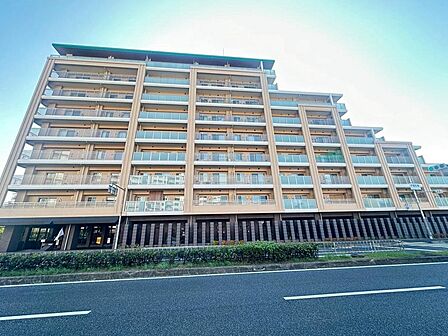 各居室は負担の少ない引き戸仕上げです。シニア生活に向けて第2の住居としてもお勧めです。