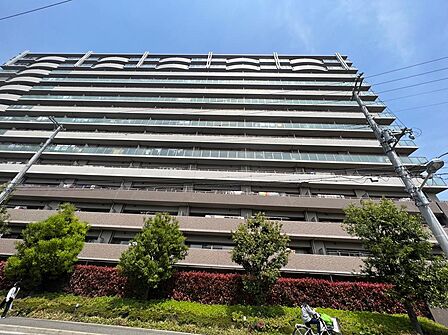 【宅配ボックス】不在時にも荷物が受け取れるので、便利ですね!