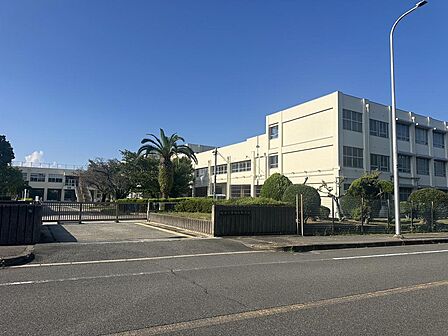 赤坂台中学校まで徒歩15分
