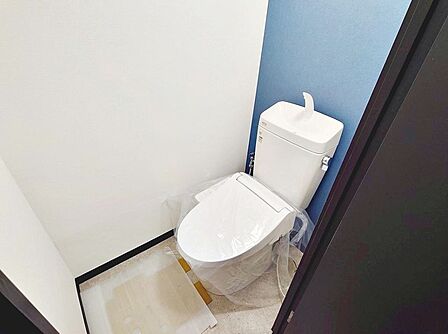 【トイレ新調】綺麗なトイレで清潔感があり気持ちがいいですね♪