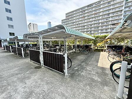 スーパーナショナル南港店まで徒歩8分!毎日のお買い物に便利ですね!