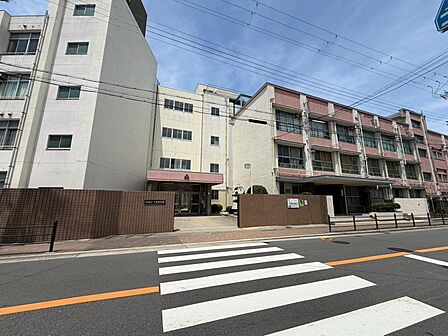 三稜中学校まで徒歩１１分