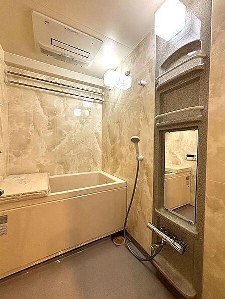浴室（浴槽新調、コーキング打替、水栓新調）♪綺麗なお風呂で一日の疲れをゆっくり癒してくださいね！