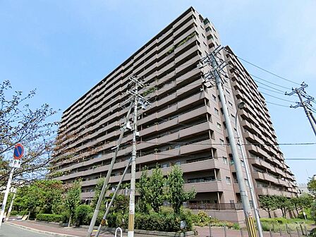 【ユニットバス新調】ゆったりとくつろげる綺麗な浴室ですよ!時間短縮でシャワーだけの方も多いですが、一日の疲れを癒すため湯船に浸かれば心身ともにリラックスできますね♪