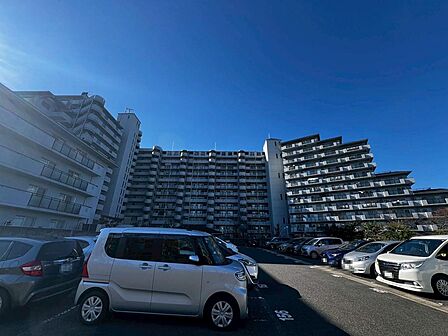 【駐車場】敷地内駐車場(月額:7200円〜9200円)ございますよ!都度確認要!担当までお問い合わせください!