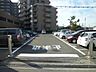 駐車場：敷地内駐車場空きありますよ（月額2000円〜6000円）！愛車の置き場所に困りませんね♪