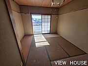■南側６帖和室│広々とした板の間＋押し入れ付♪