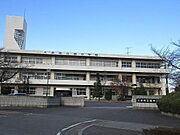 大泉町立西中学校 209m
