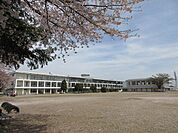太田市立休泊小学校 1098m