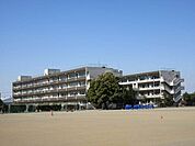太田市立東中学校 1557m