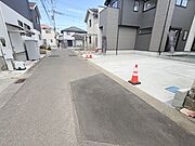 【駐車スペース】 並列３台可能♪