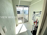 サンルームは雨の日の部屋干しに◎