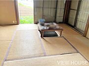 日当たりも風通しも良好で快適に過ごせる和室になります。
