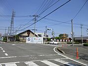 ひばり保育園 202m園の主な活動は「乳児保育」・「地域活動事業」・「幼児保育」です！商業施設も近く送り迎えの際にお買い物も出来ます♪