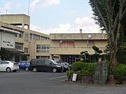 伊勢崎市立殖蓮中学校 871m