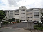 伊勢崎市立境南中学校 915m近くには広瀬川が流れ、豊な緑に囲まれた落ち着いた環境で勉強に取り組むことができます♪