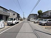 前面道路：南側約7.5m公道